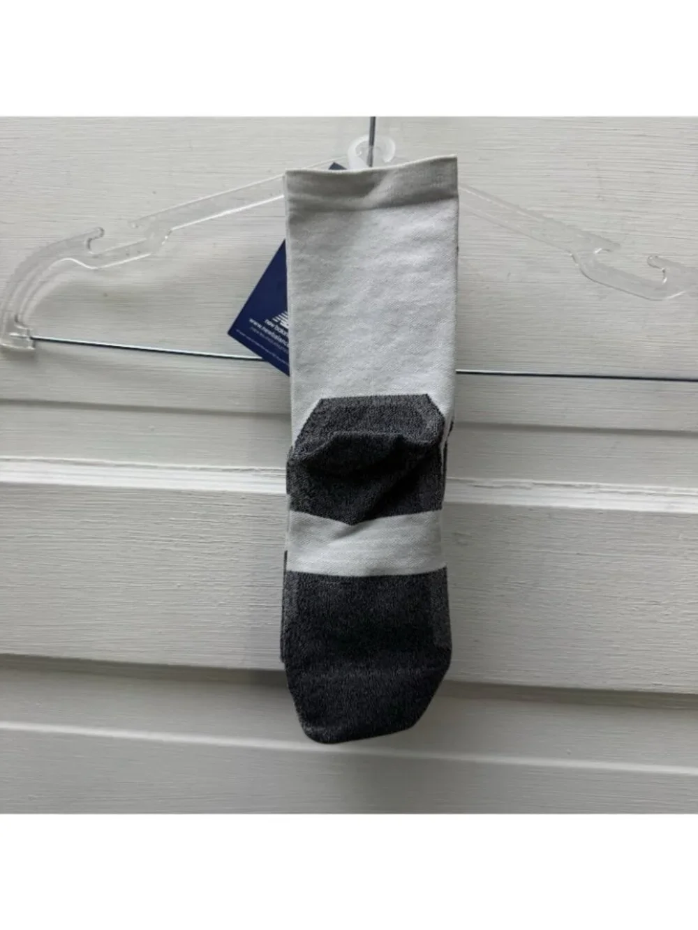 New Balance 2024 NYC Marathon Crew Socks White Gray NWT Unisex Small
